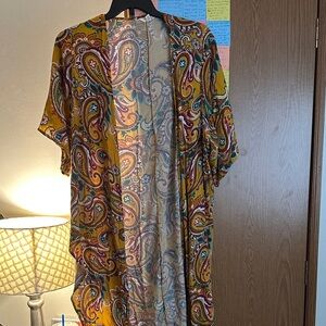 Terra & Sky Multicolor Paisley Women's Short Sleeve Cardigan/Pullover